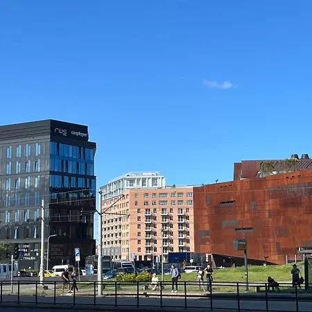 Sunny Crane Apartment *