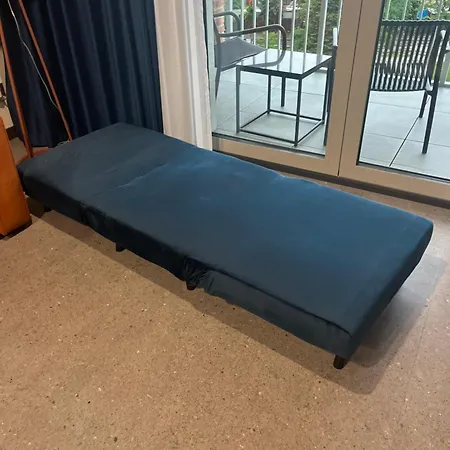 Sunny Crane Apartment